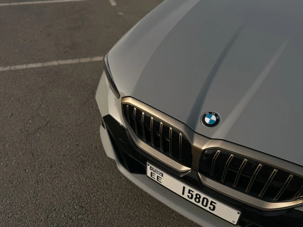 Nardo grey BMW 520i Photo 11