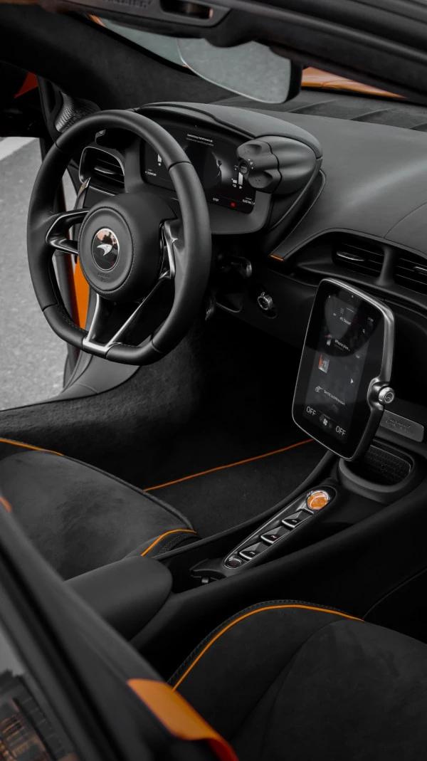 McLaren Artura Spider