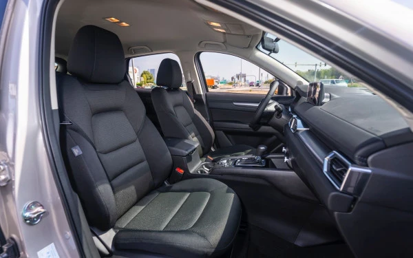 Beige Mazda CX5 Photo 7