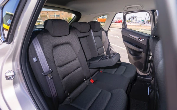 Beige Mazda CX5 Photo 10
