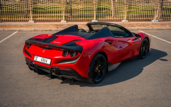 Red Ferrari F8 Tributo Spider Photo 6