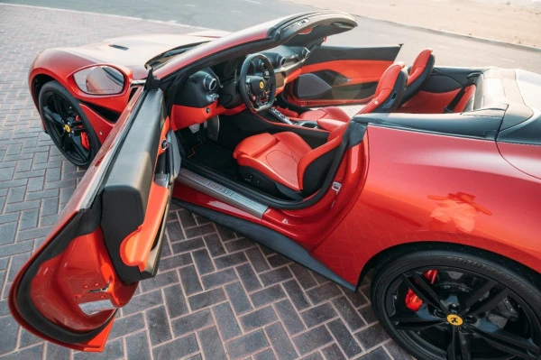 Red Ferrari Portofino Rosso Photo 7