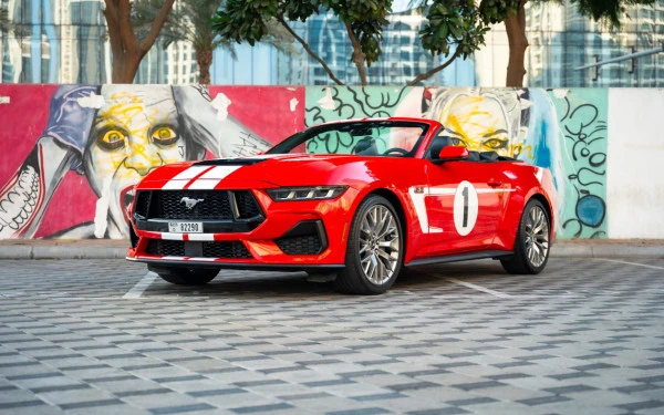 Red Ford Mustang cabrio Photo 6