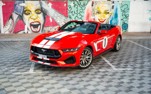 Red Ford Mustang cabrio Photo 9