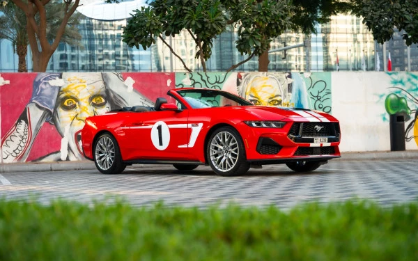 Red Ford Mustang cabrio Photo 15