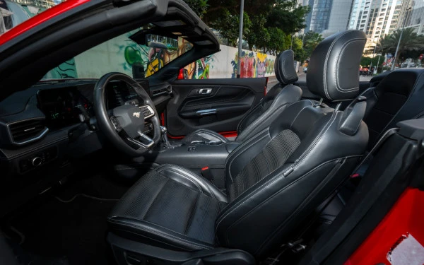 Red Ford Mustang cabrio Photo 16