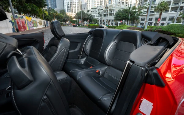 Red Ford Mustang cabrio Photo 18