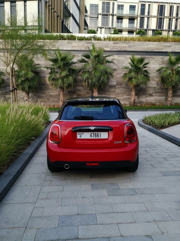 Red Mini Cooper Photo 5