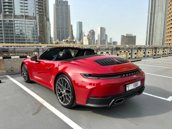 Red Porsche 911 / Carrera Photo 5