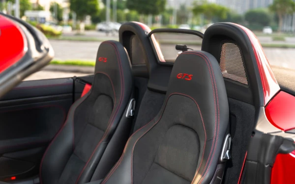 Red Porsche Boxster GTS 718 Photo 9