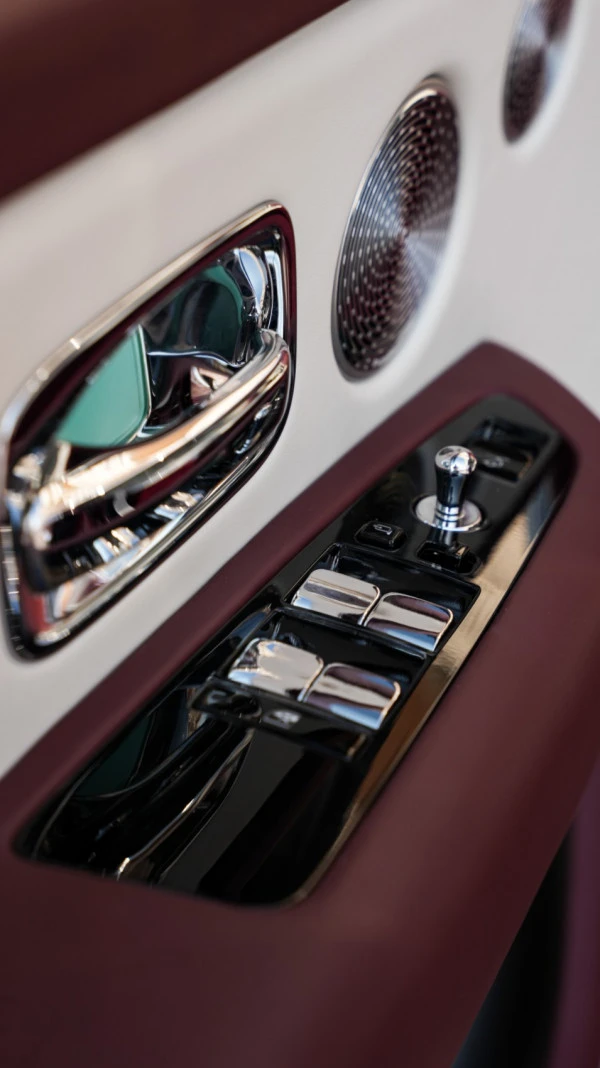Red Rolls Royce Cullinan Mansory Photo 7