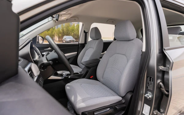 Silver Chevrolet Captiva Photo 7