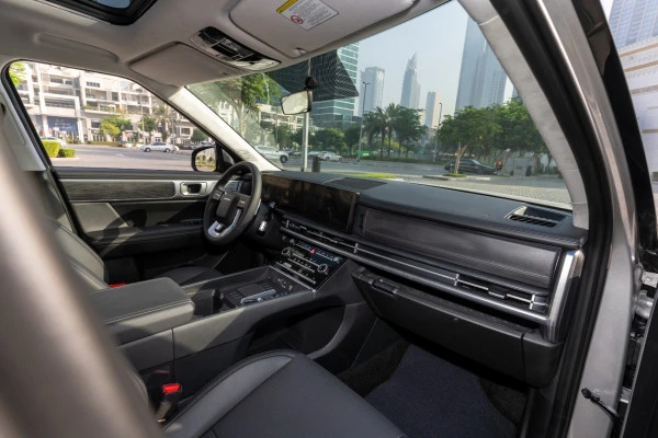 Silver Hyundai Santa Fe Photo 6