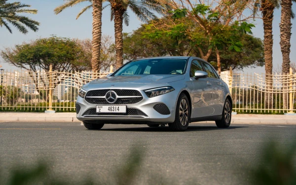 Silver Mercedes A180 Photo 6