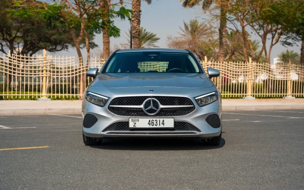 Silver Mercedes A180 Photo 7