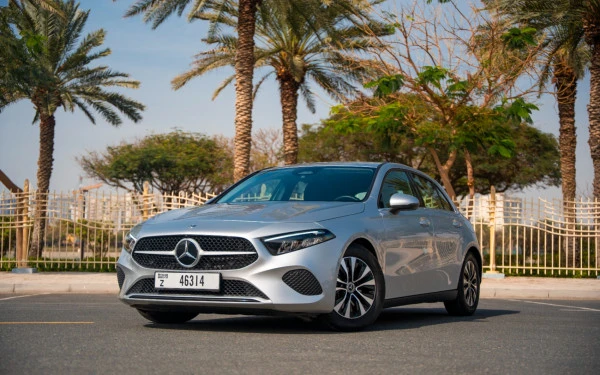 Silver Mercedes A180 Photo 12