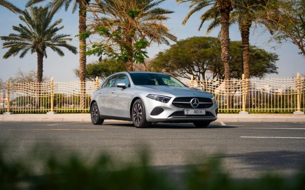 Silver Mercedes A180 Photo 14