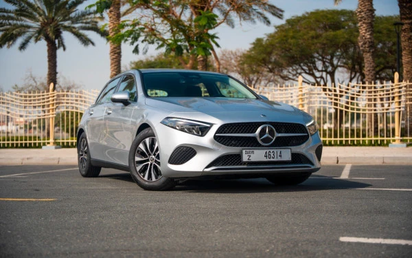 Silver Mercedes A180 Photo 15