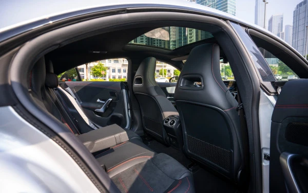Silver Mercedes CLA200 Photo 8