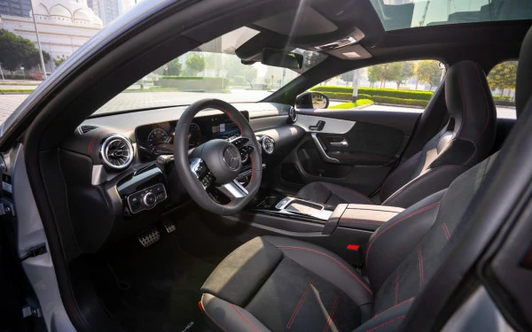 Silver Mercedes CLA200 Photo 9