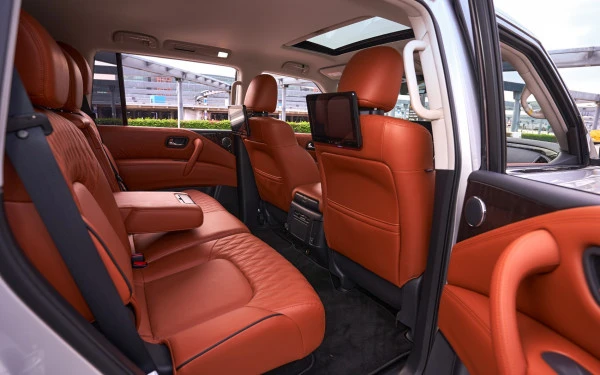 Silver Nissan Patrol Platinum V6 Photo 7