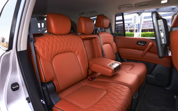 Silver Nissan Patrol Platinum V6 Photo 8
