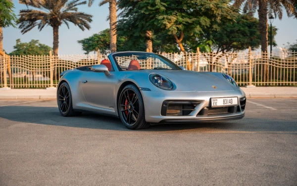 Silver Porsche 911 Carrera GTS Photo 12