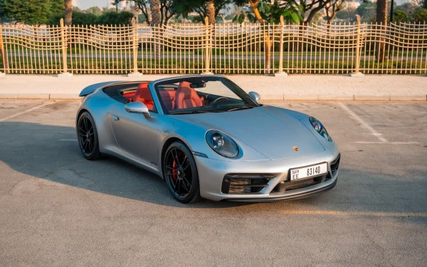 Silver Porsche 911 Carrera GTS Photo 13