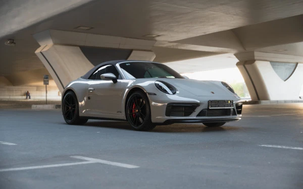 Silver Porsche 911 Carrera GTS Photo 8