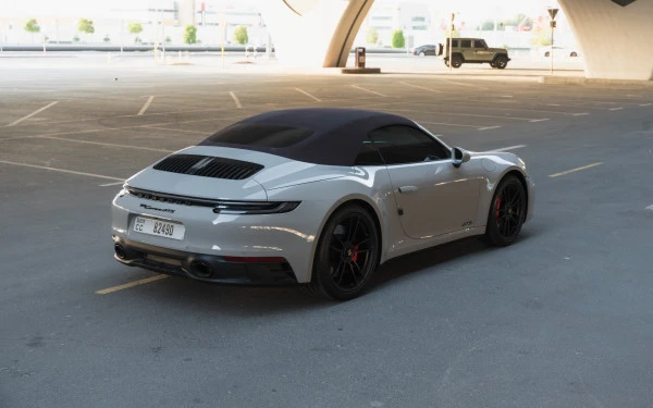 Silver Porsche 911 Carrera GTS Photo 13