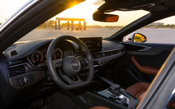 White Audi A5 Photo 6