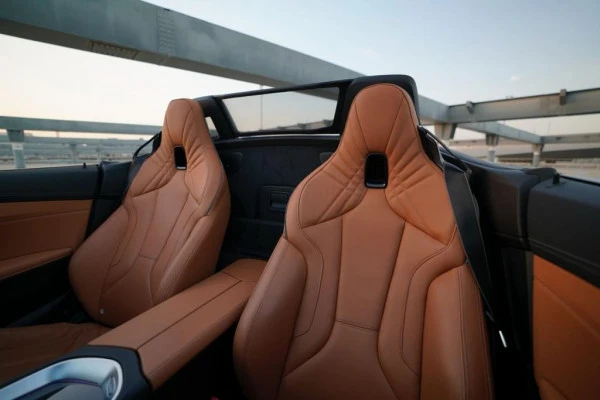 White BMW Z4 M40i Photo 5