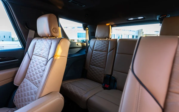 White Cadillac Escalade Photo 6