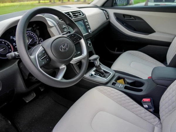 White Hyundai Creta Photo 8