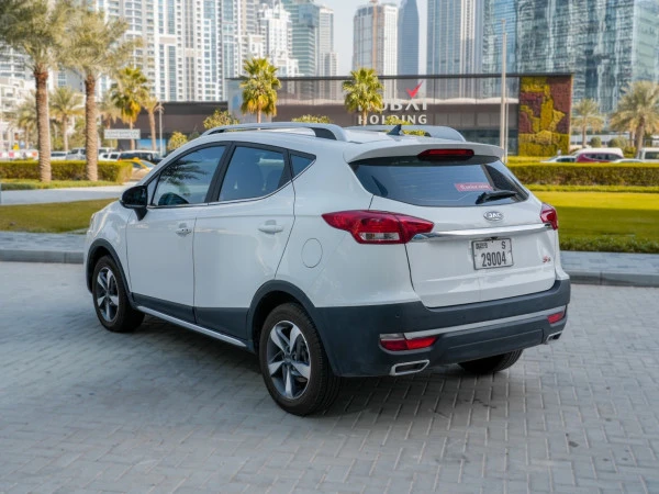 White JAC S3 Photo 7