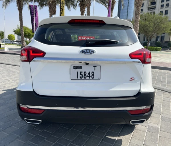 White JAC S3 Photo 2