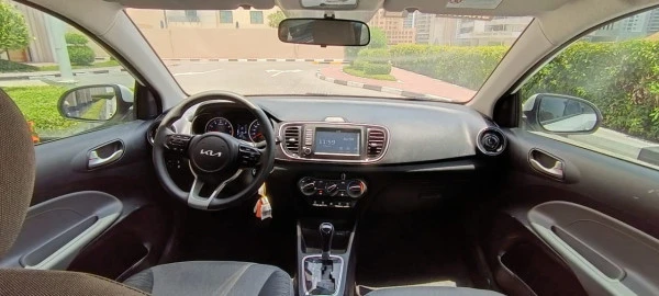 White KIA Pegas Photo 2