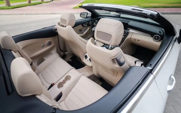White Mercedes C300 cabrio Photo 5