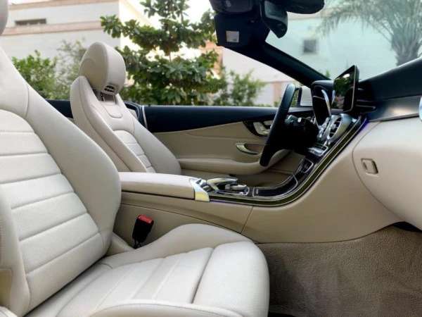 White Mercedes C300 cabrio Photo 6