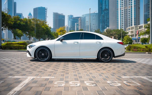 Mercedes CLA200