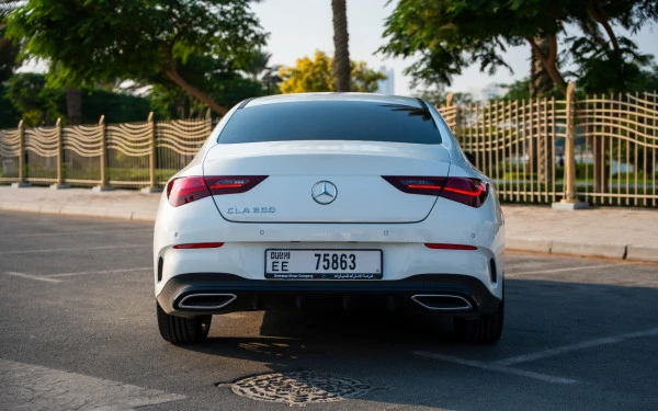 White Mercedes CLA200 Photo 7