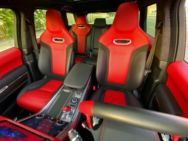 Blue Range Rover Sport SVR Photo 6