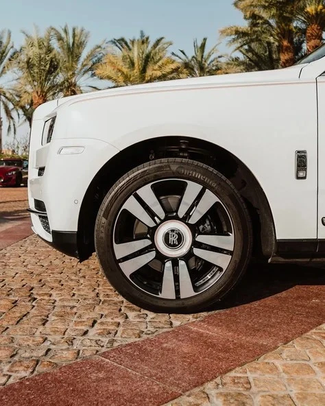 White Rolls Royce Cullinan Photo 9