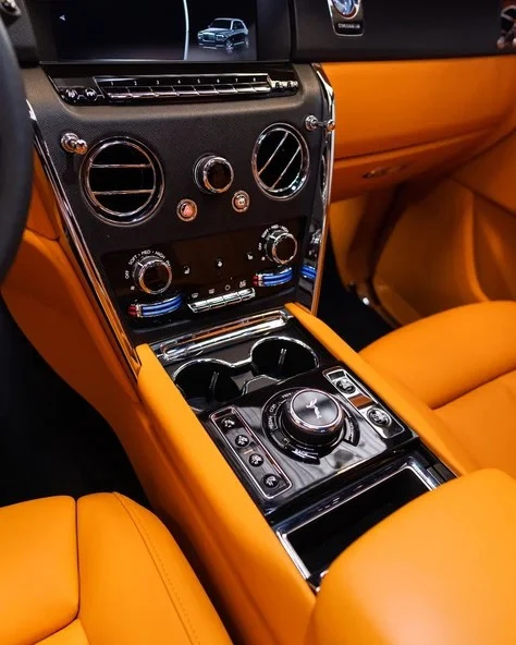 White Rolls Royce Cullinan Photo 13
