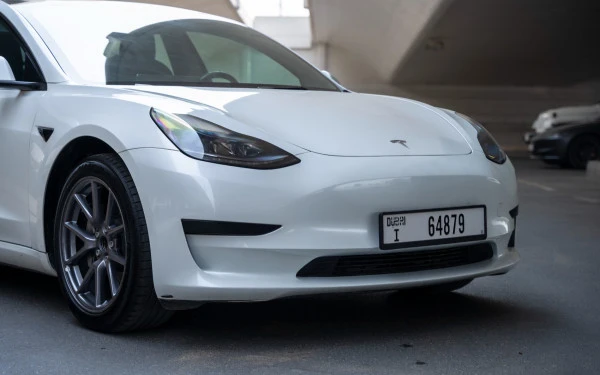 White Tesla Model 3 Photo 4