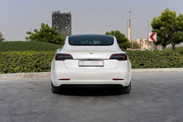 White Tesla Model 3 Photo 4