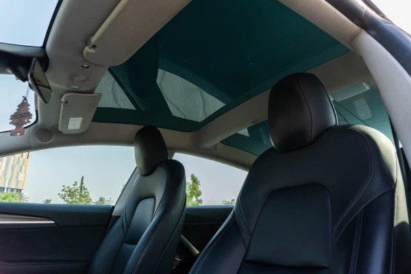 White Tesla Model 3 Photo 7