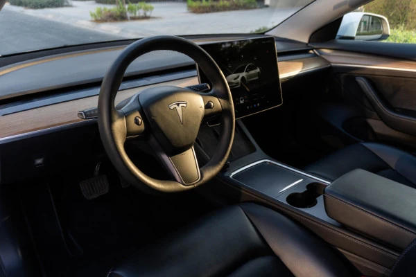 White Tesla Model 3 Photo 6