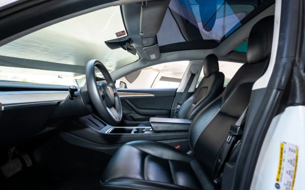 White Tesla Model 3 Photo 21