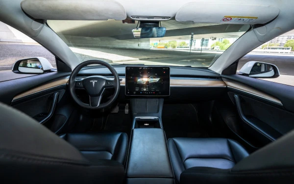 White Tesla Model 3 Photo 22